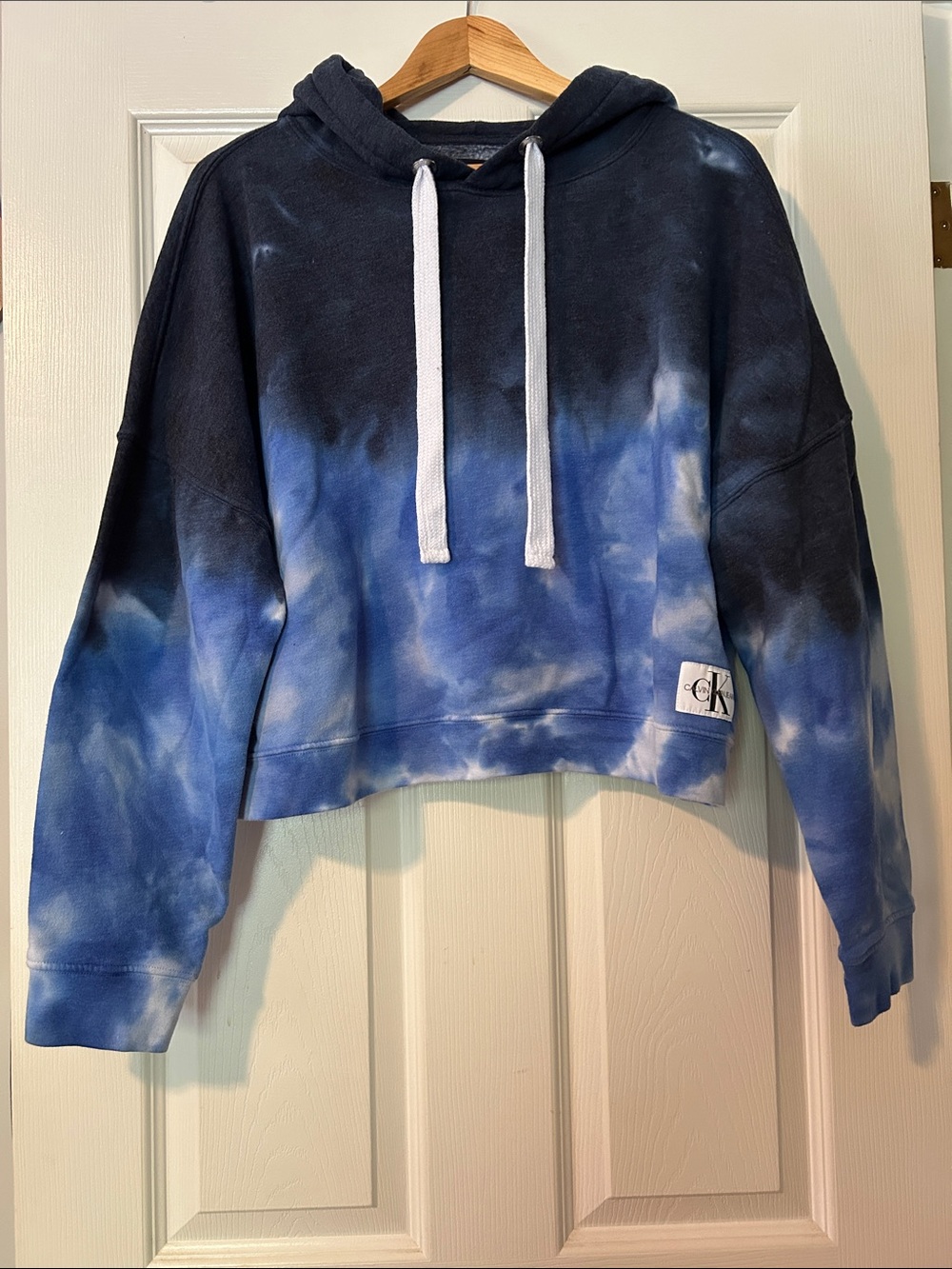 Calvin Klein Women's Blue & Black Tie-Dye Cropped Hoodie